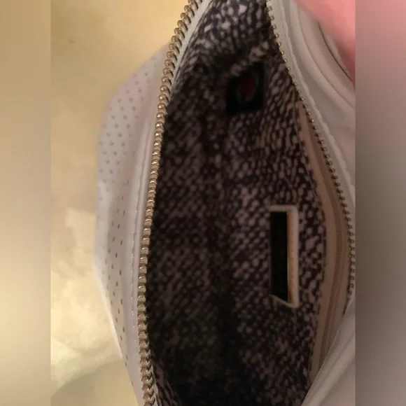 NWOT Urban Expresssions White Hawthorn Perforated Belt Bag. - Picture 6 of 10